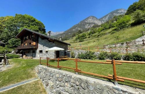 Champdepraz Chalet De Esquí | CHALET MONT AVIC