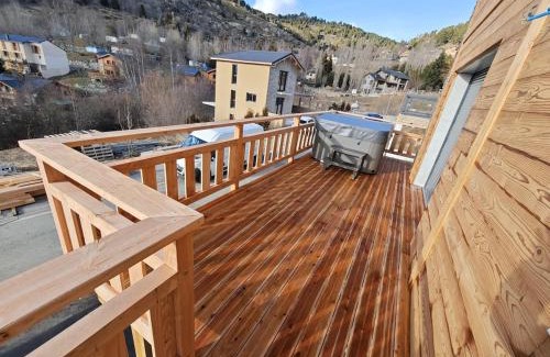 Egat Chalet De Esquí | Chalet NEUF Jacuzzi Terrasse Salle jeux proche Font Romeu