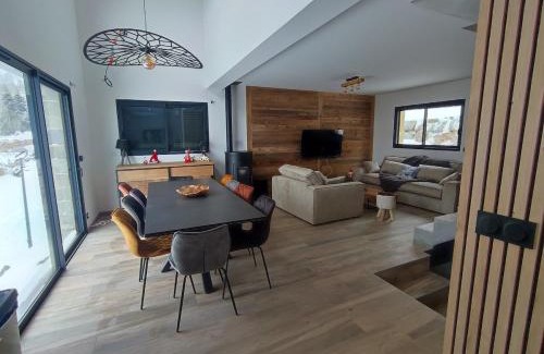 Egat Chalet De Esquí | Chalet NEUF Jacuzzi Terrasse Salle jeux proche Font Romeu
