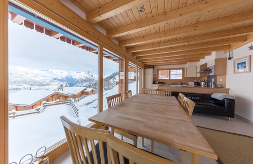 Saint-Pierre-de-Clages Chalet De Esquí | Chalet Nid Blanc wood burning hottub