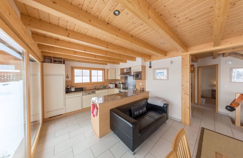Saint-Pierre-de-Clages Chalet De Esquí | Chalet Nid Blanc wood burning hottub