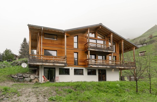 Nancroit Chalet De Esquí | Chalet 'Olbios' con vistas a la montaña, terraza compartida y Wi-Fi
