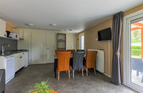 Vessem Chalet De Esquí | Chalet on park with many facilities and pool