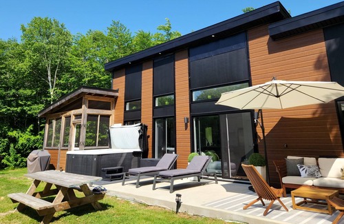 Chertsey Chalet De Esquí | Chalet Orkidea ᪥ Hot Tub, Lake Access, Kayaks ♥