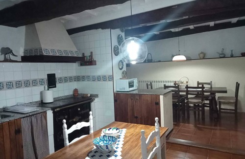 Becerrea Casa | Chalet 'Palacio De Cantiz' con terraza privada, jardín privado y Wi-Fi