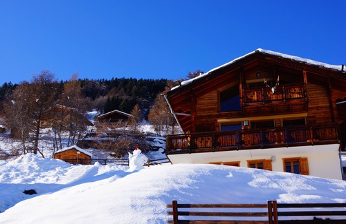 Heremence Chalet De Esquí | Chalet con vista panorámica al sol, terraza, sauna, dominio 4 valles y senderos