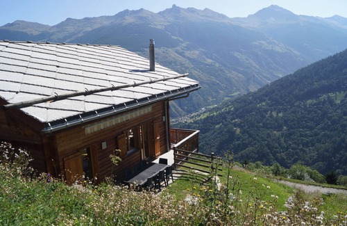 Heremence Chalet De Esquí | Chalet con vista panorámica al sol, terraza, sauna, dominio 4 valles y senderos