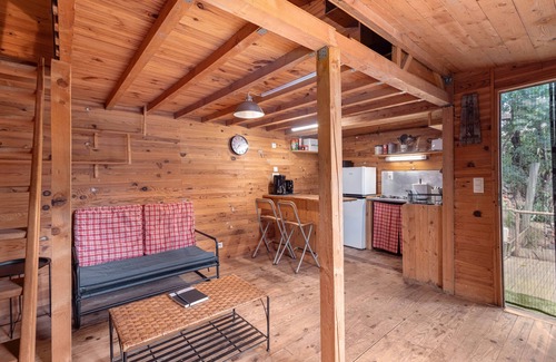 Banyuls-dels-Aspres Chalet De Esquí | Chalet 'Petite Maison De Bois' con vistas a la montaña, Wi-Fi y aire acondicionado
