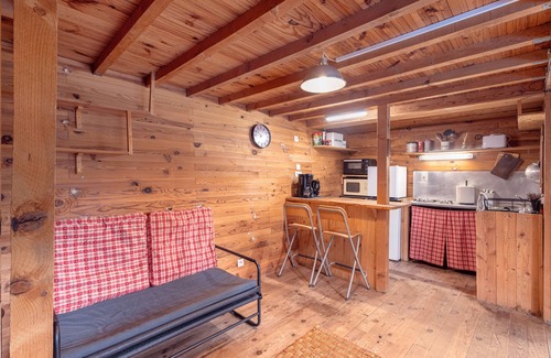 Banyuls-dels-Aspres Chalet De Esquí | Chalet 'Petite Maison De Bois' con vistas a la montaña, Wi-Fi y aire acondicionado