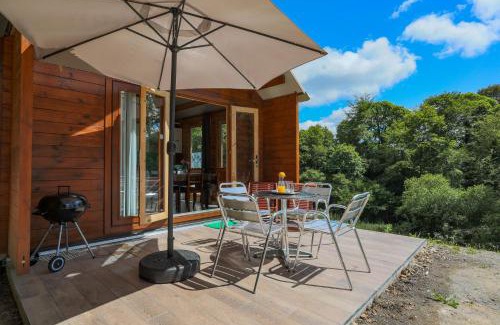 Plouegat-Moysan Chalet De Esquí | Chalet Pondok Indah