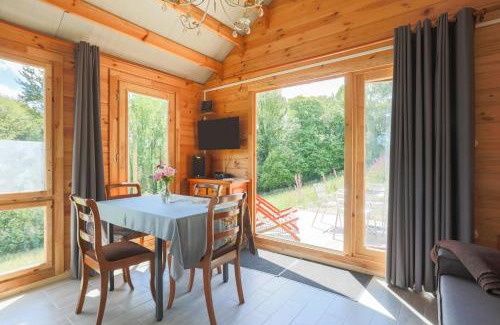 Plouegat-Moysan Chalet De Esquí | Chalet Pondok Indah