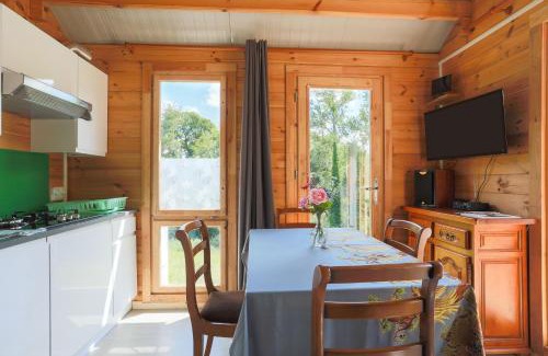 Plouegat-Moysan Chalet De Esquí | Chalet Pondok Indah