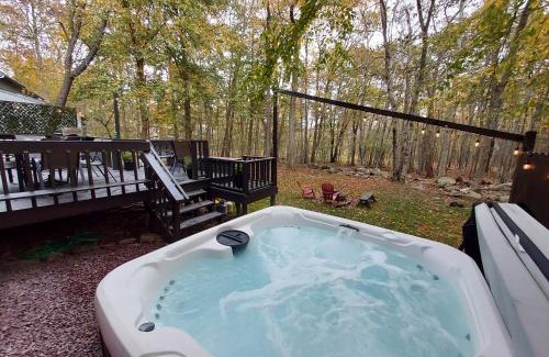 Tobyhanna Casa | Chalet renovated Near Casino, Camelback , Kalahari 4bdrms firepit hot tub game room
