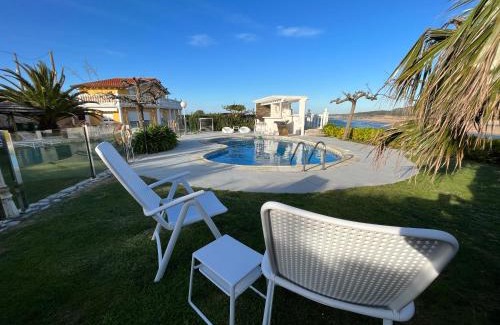 Miengo Casa | Chalet Robayera a línea de playa