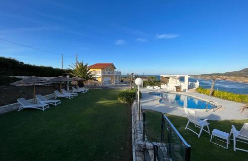 Miengo Casa | Chalet Robayera a línea de playa