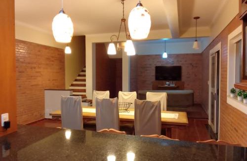 Sao Carlos Casa | Chalet Rustico da Elena com Sauna y Jacuzzi Unicep