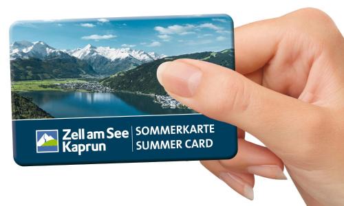 Kaprun Casa | Chalet Sabrina mit Außenpool im Sommer