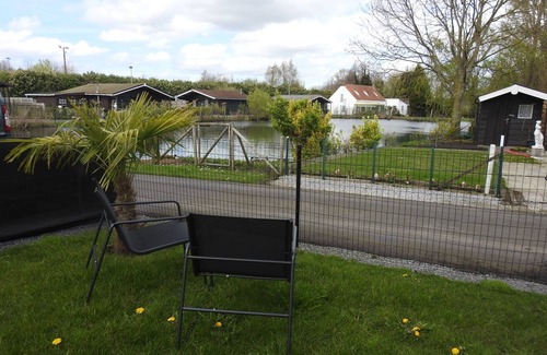 Jabbeke Chalet De Esquí | Chalet Sea-renity Lakeside met Jacuzzi