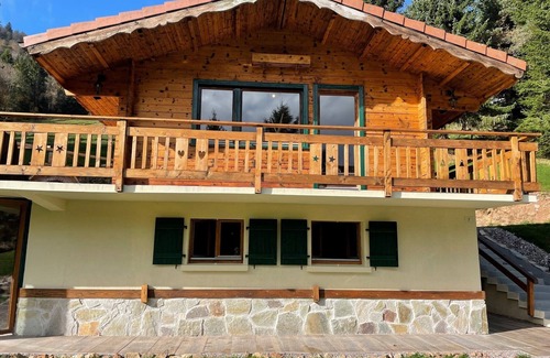 La Bresse Chalet De Esquí | Chalet sleeps 4-5. Comfort & Rustic!