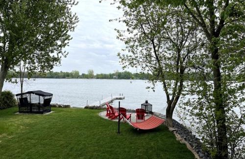 Le Haut-Richelieu Regional County Municipality Chalet De Esquí | Chalet St-Jean-Sur-Richelieu Waterfront