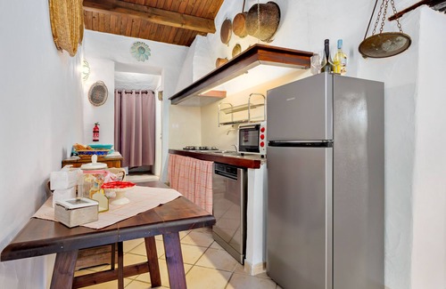 Olbia Chalet De Esquí | Chalet "Stazzu Straetu" with Sea View, Private Terrace & Private Garden