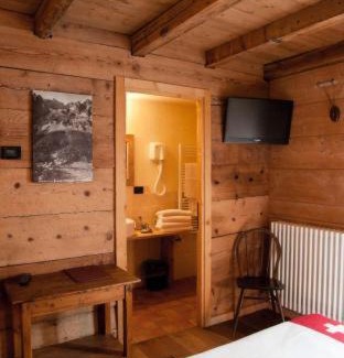 Courmayeur Apartamento | Chalet Svizzero Apartments
