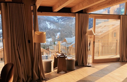 Monetier-les-Bains Chalet De Esquí | Chalet le Tabuc, Serre Chevalier espacioso, cálido y contemporáneo