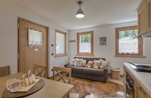 Sozzine Apartamento | Chalet Tonalina - Two Bedroom Apartment, Sleeps 4