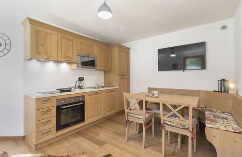 Sozzine Apartamento | Chalet Tonalina - Two Bedroom Apartment, Sleeps 4