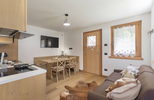 Sozzine Apartamento | Chalet Tonalina - Two Bedroom Apartment, Sleeps 4