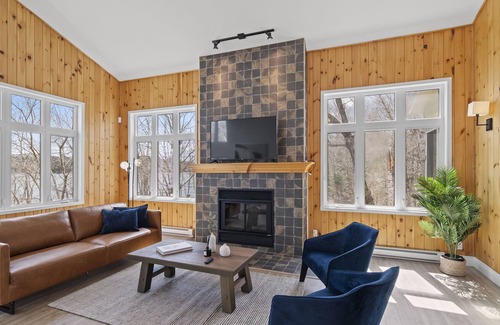 Riviere-Rouge Chalet De Esquí | Chalet Vert - Waterfront Retreat