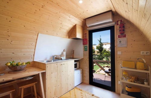 Tunes Chalet De Esquí | Chalet 'Villa Das Alfarrobas Eco Cabin' con piscina compartida, Wi-Fi y aire acondicionado