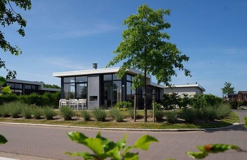 Linden Casa | Chalet with 3 bedrooms, a terrace and a jetty