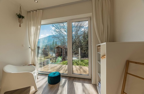 Zdiar Chalet De Esquí | Chalet with 4 bedrooms, living room with home cinema, full kitchen next to creek