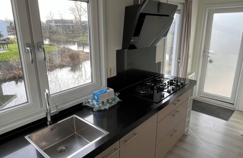 Municipality of Hellevoetsluis Casa | Chalet with 5 bedrooms and 3 bathrooms