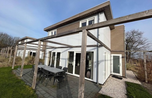 Municipality of Hellevoetsluis Casa | Chalet with 5 bedrooms and 3 bathrooms
