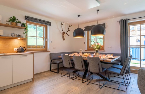Donnersbachwald Chalet De Esquí | Chalet with covered terrace, sauna and spa bath