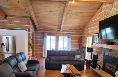 The Blue Mountains Chalet De Esquí | CHALET WITH HOT TUB IN THE BLUE MOUNTAINS!!!