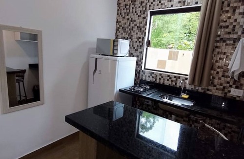 Caraguatatuba Chalet De Esquí | Chalet with private kitchen in gated community for couples💙 Ground floor