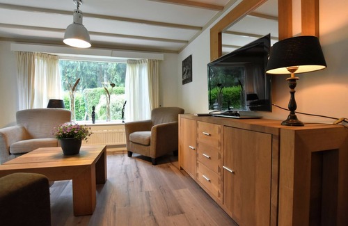 Krachtighuizen Chalet De Esquí | Pleasant Chalet With a Beautiful Private Garden Featuring two Terraces