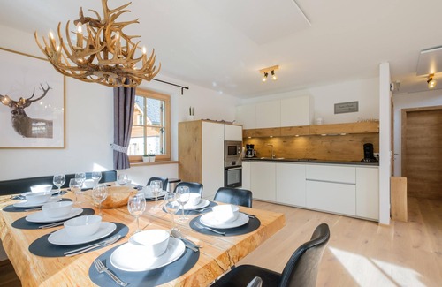 Donnersbachwald Chalet De Esquí | Chalet with sauna, hot tub and enclosed garden