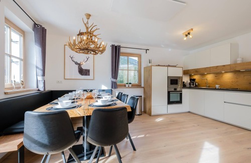 Donnersbachwald Chalet De Esquí | Chalet with sauna, hot tub and enclosed garden