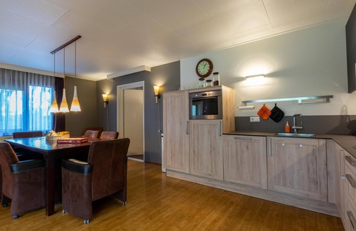 Uden Casa | Chalet with spa and spacious garden
