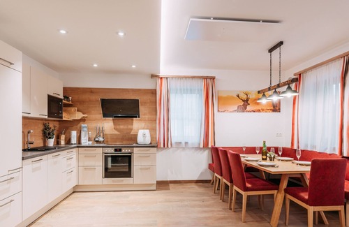 Donnersbachwald Chalet De Esquí | Chalet with terrace, sauna and outdoor spa