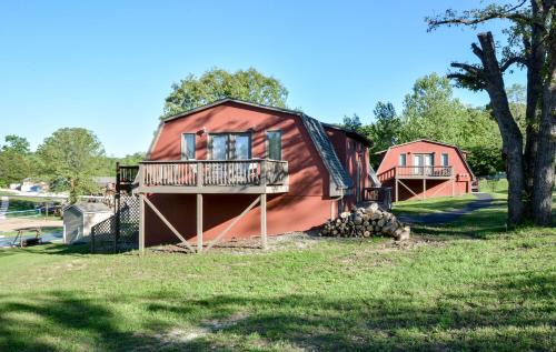 Lampe Casa | Chalets Resort LAKEFRONT Cottage Free Amenities Amazing views Kayaks 2 Pools