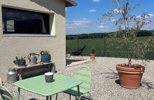 Marches Casa | Chaleureuse et Reposante, Cest Ainsi Quest Définie la Placette !