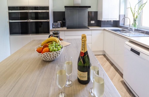 Skegness Casa | CHALFONT LODGE, pet friendly, character holiday cottage in Skegness