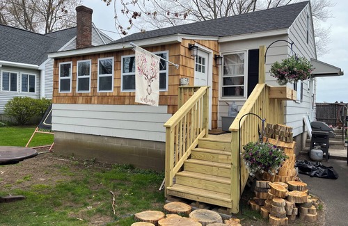 Saybrook Manor Cabaña | Chalker Beach Cottage