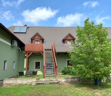 Rtyne v Podkrkonosi Apartamento | Chalupa U Kravína