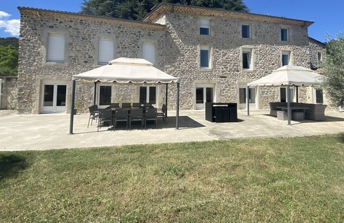 Saint-Fortunat-sur-Eyrieux Cama Y Desayuno | Chambre Familiale Avec Salle de Bain Privée et Accès Piscine